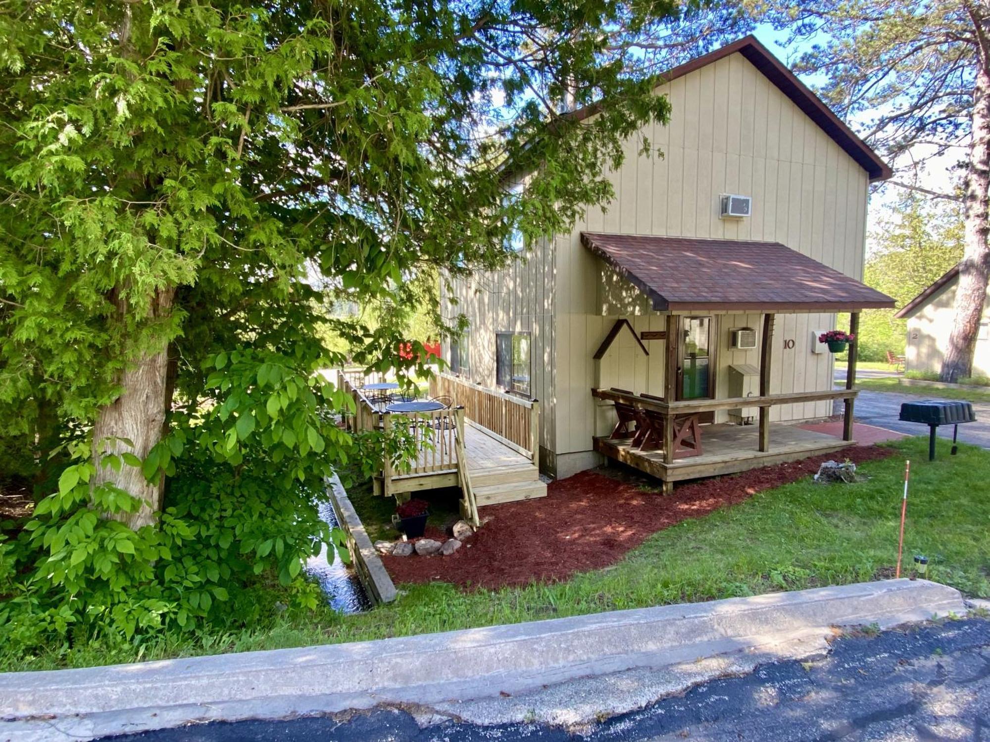 Betsie Riverside Resort Benzonia Exteriör bild